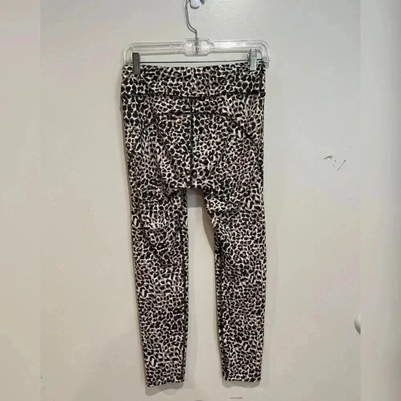 Outdoor Voices Leopard TechSweat Flex/MoveFree Leggings - Picture 3 of 5